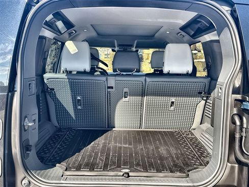 New 2026 Land Rover Defender 110 S image 18