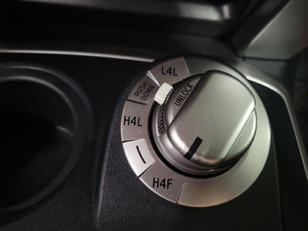 Used 2017 Toyota 4Runner Limited AWD/4WD image 20