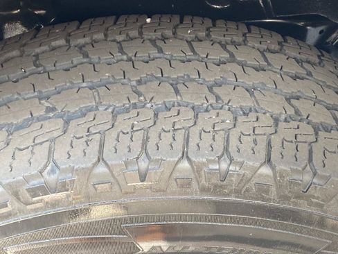 Used 2021 Jeep Wrangler Unlimited Sahara AWD/4WD image 15