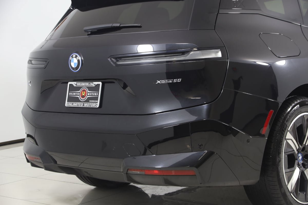 Used 2024 BMW iX xDrive50 w/ Sport Package AWD/4WD image 40