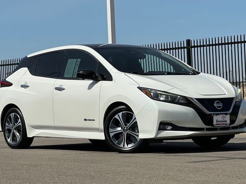 Used 2019 Nissan Leaf SL w/ SL Technology Package FWD image 2