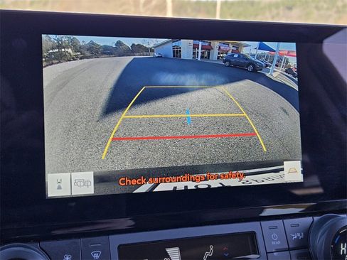 Used 2025 Toyota Grand Highlander AWD image 26