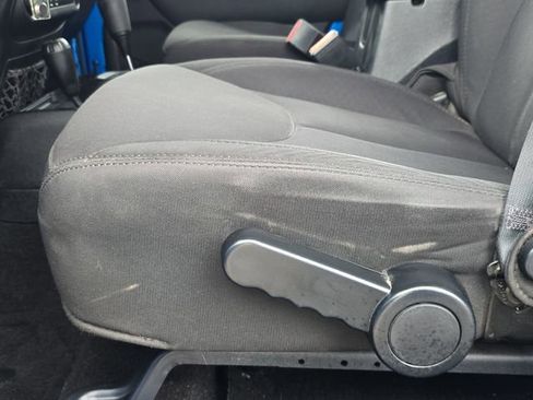 Used 2015 Jeep Wrangler Unlimited Sport image 26