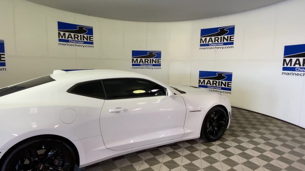 Used 2020 Chevrolet Camaro SS RWD image 2
