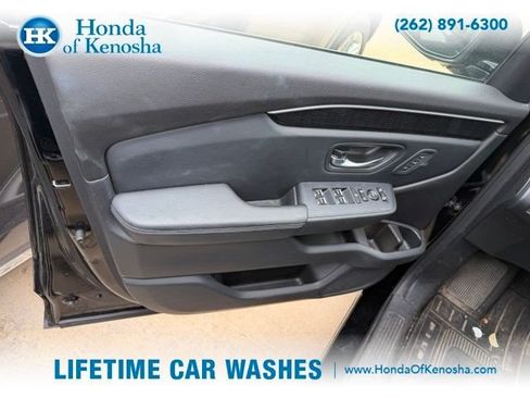 Used 2023 Honda Pilot Elite image 6