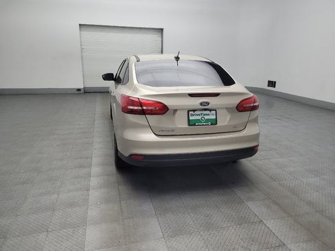 Used 2018 Ford Focus SE FWD image 6