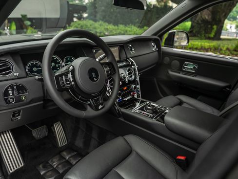 Certified 2023 Rolls-Royce Cullinan AWD/4WD image 9