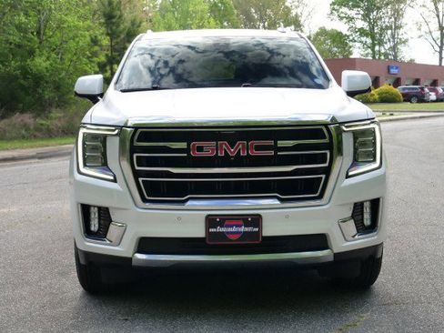 Used 2022 GMC Yukon SLT w/ SLT Premium Package image 5