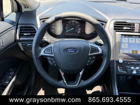Used 2018 Ford Fusion SE w/ Equipment Group 201A FWD image 19