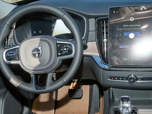 New 2026 Volvo XC90 B6 Plus w/ Protection Package image 27