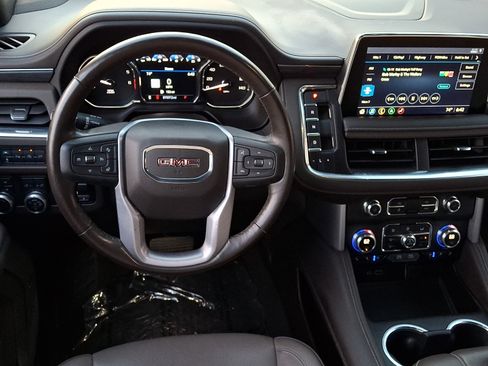 Certified 2021 GMC Yukon SLT w/ SLT Luxury Plus Package AWD/4WD image 11
