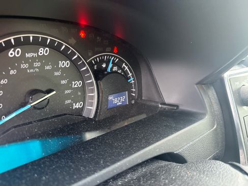 Used 2015 Toyota Camry LE FWD image 10