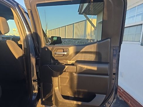 Used 2020 Chevrolet Silverado 1500 LT image 19