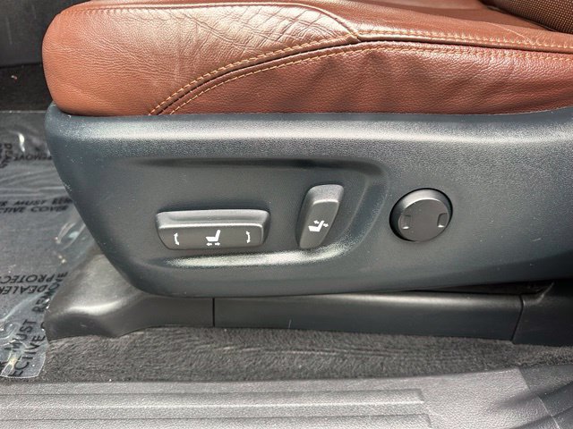 Used 2018 Toyota 4Runner Limited AWD/4WD image 30