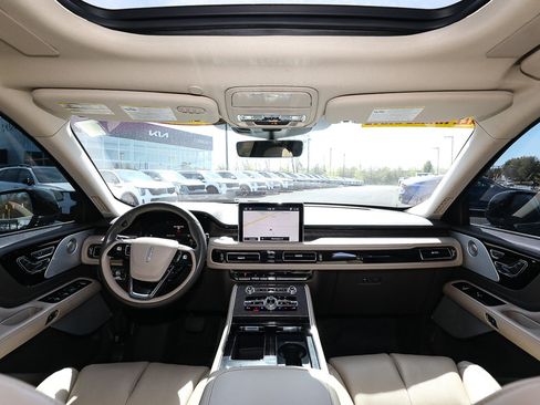 Used 2023 Lincoln Aviator Reserve w/ Equipment Group 201A AWD/4WD image 26