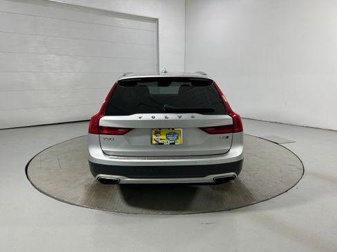 Used 2020 Volvo V90 T6 Cross Country AWD/4WD image 32