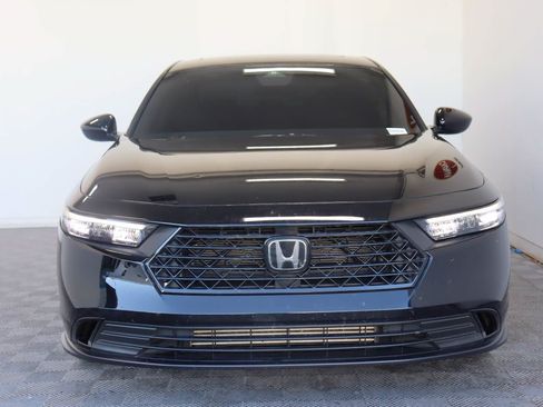 Used 2023 Honda Accord EX image 2