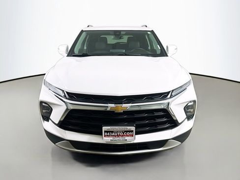 Used 2024 Chevrolet Blazer LT FWD image 2
