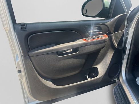 Used 2013 Chevrolet Avalanche LS RWD image 10