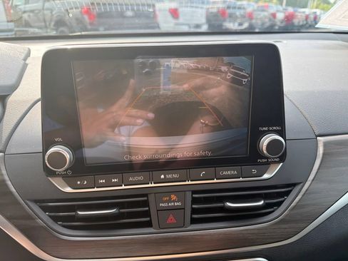 Used 2026 Nissan Altima 2.5 SV FWD image 24