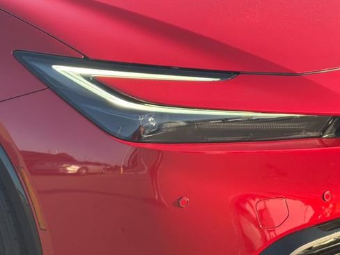 Used 2025 Toyota Prius XLE FWD image 29