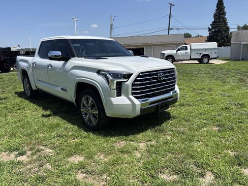 Used 2024 Toyota Tundra Capstone AWD/4WD image 3