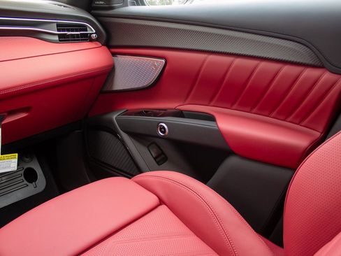 New 2025 Maserati Grecale Modena image 20