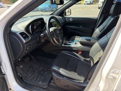 Used 2020 Jeep Grand Cherokee Laredo w/ Quick Order Package 2BN North AWD/4WD image 6