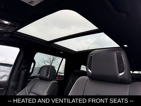 Used 2023 Cadillac Escalade Premium Luxury w/ Performance Package image 7