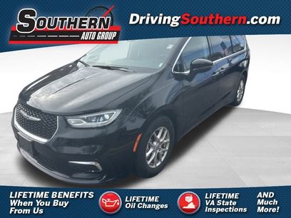 Used 2024 Chrysler Pacifica Touring-L