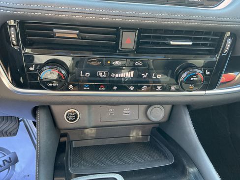 Certified 2023 Nissan Rogue SL w/ SL Premium Package AWD/4WD image 19