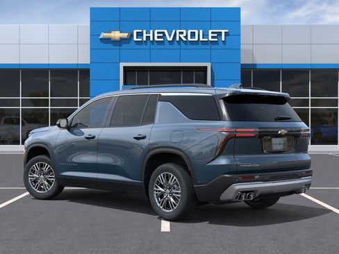 New 2026 Chevrolet Traverse LT w/ Driver Confidence Package FWD image 4