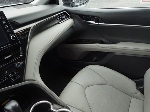 Certified 2022 Toyota Camry XLE FWD image 22
