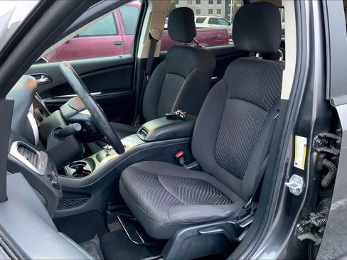 Used 2018 Dodge Journey SE w/ Popular Equipment Group image 7