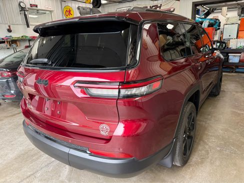 Used 2023 Jeep Grand Cherokee L Laredo AWD/4WD image 5