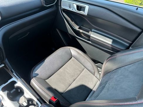 Used 2022 Ford Explorer ST-Line w/ Class IV Trailer Tow Package image 23