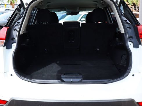 Used 2019 Nissan Rogue SV FWD image 25