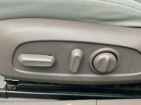 Used 2017 Chevrolet Malibu LT FWD image 14