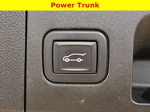 Used 2021 Cadillac XT4 Premium Luxury w/ Cold Weather Package image 30