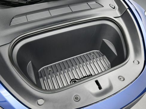 Used 2024 Tesla Model Y Long Range image 9