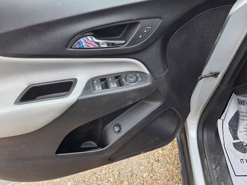 Used 2022 Chevrolet Equinox LT image 11