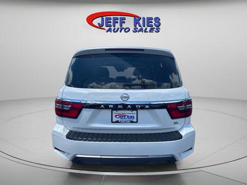 Used 2022 Nissan Armada SL w/ Captain's Chairs Package AWD/4WD image 6