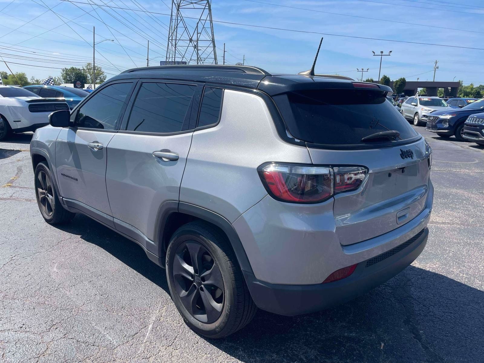 Used 2020 Jeep Compass Latitude FWD image 5