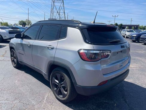 Used 2020 Jeep Compass Latitude FWD image 5