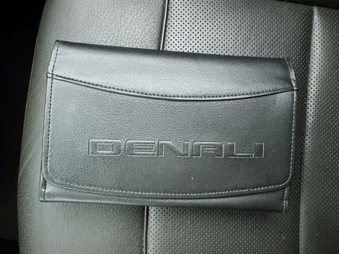 Used 2022 GMC Yukon Denali image 49