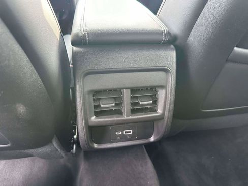 Used 2024 Cadillac XT4 Premium Luxury image 11