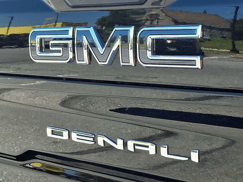 New 2026 GMC Sierra 2500 Denali Ultimate AWD/4WD image 11