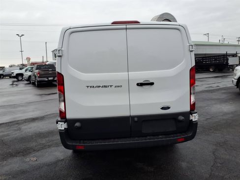 Used 2018 Ford Transit 250 148 Low Roof image 6
