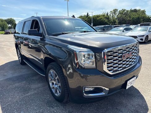 Used 2019 GMC Yukon XL Denali w/ Open Road Package AWD/4WD image 13
