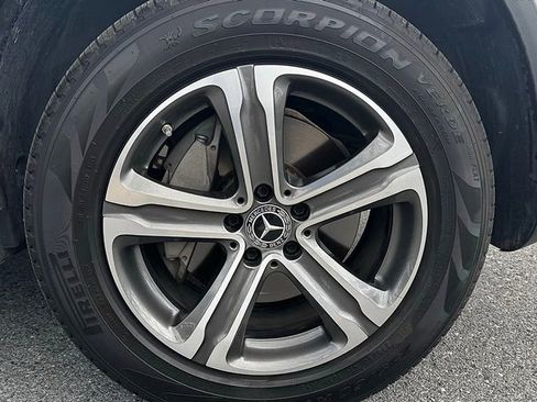 Used 2019 Mercedes-Benz GLC 300 4MATIC image 10